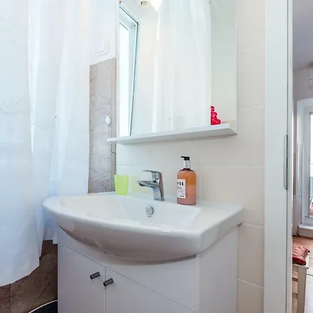 Rina Pensión Šibenik